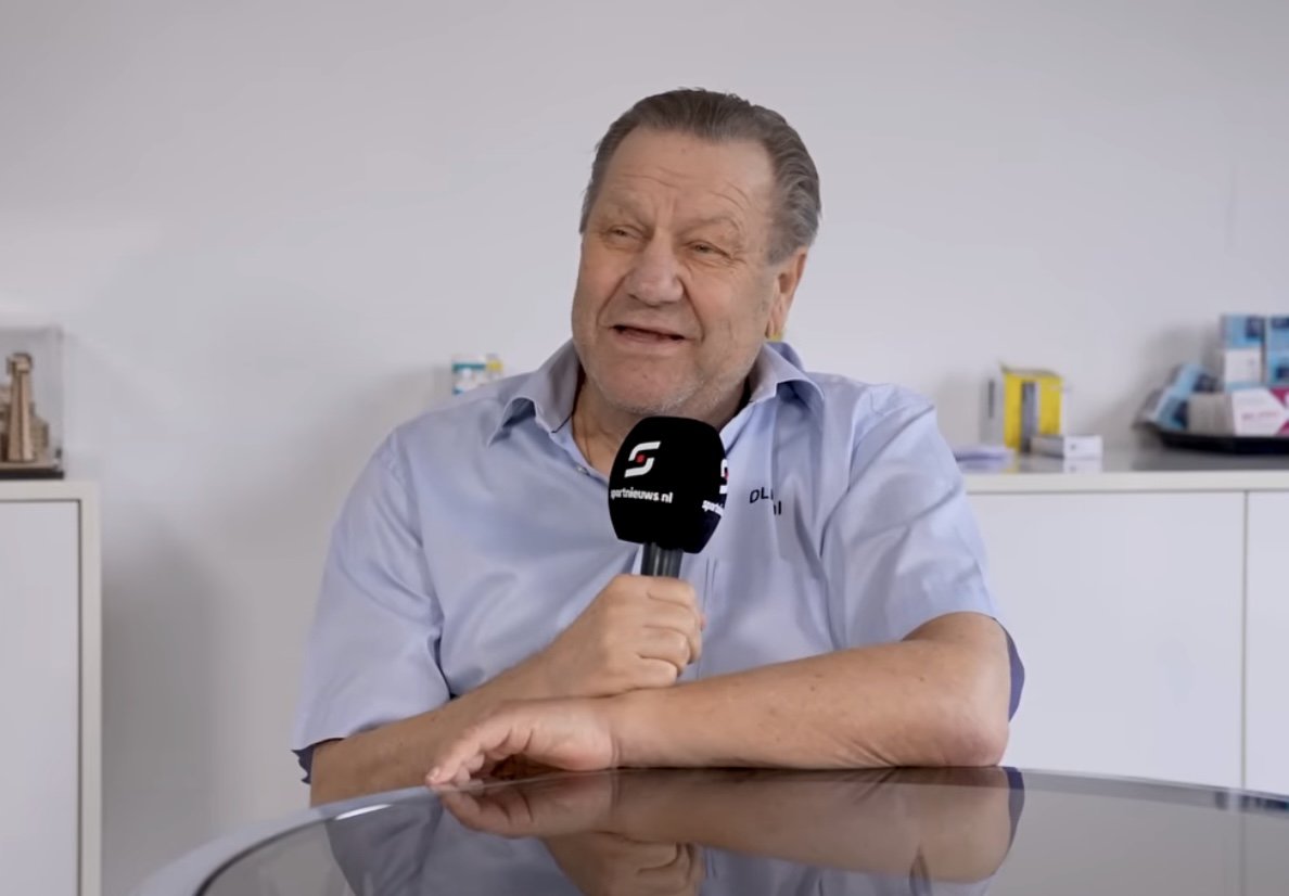 Jan Boskamp in een zeldzaam openhartig moment: de oud-voetballer vertelt over de zware periode waarin spierreuma en ziekenhuisopnames zijn leven maandenlang bepaalden.