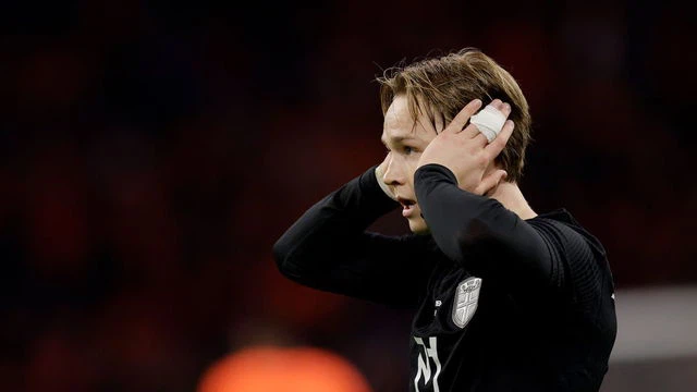 Van Hooijdonk haalt uit: ‘Dit is een Veermannetje’