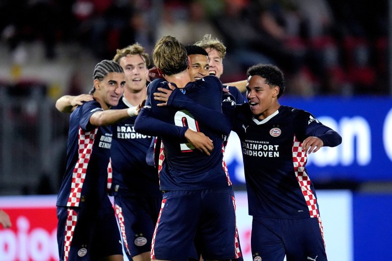 Angst in Eindhoven? Ajax meldt zich voor nieuwe Noa Lang van PSV