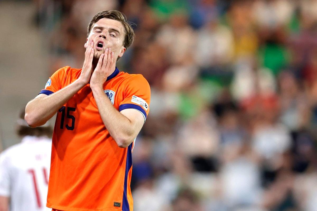 De mogelijke nieuwe linksback van Feyenoord, Bjorn Meijer, maakt geen onuitwisbare indruk bij het jeugdtoernooi.