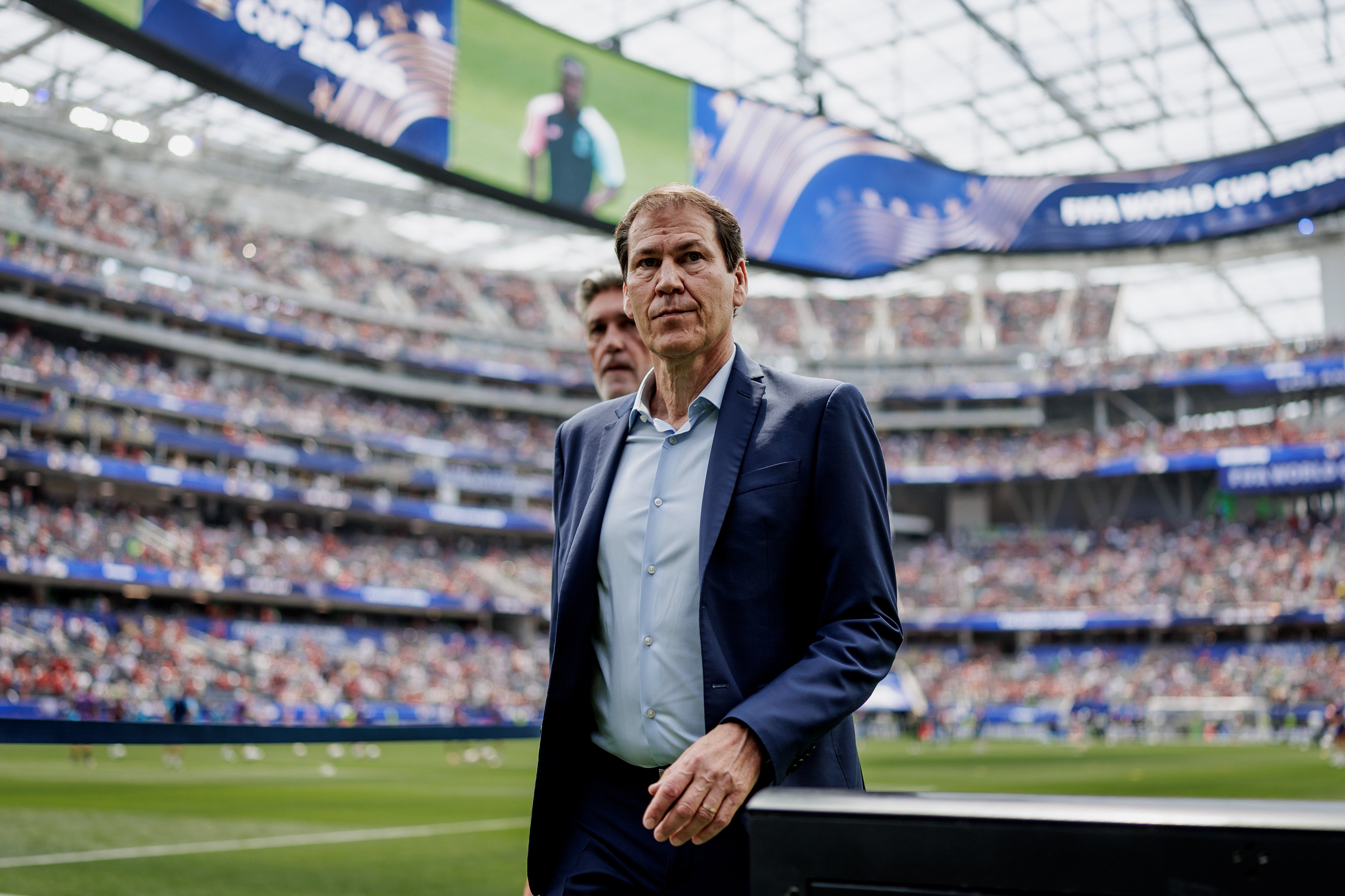 Rudi Garcia vertrekt na afloop van zijn aflopende contract als bondscoach van België; de KBVB begint aan een nieuwe cyclus met de Rode Duivels.