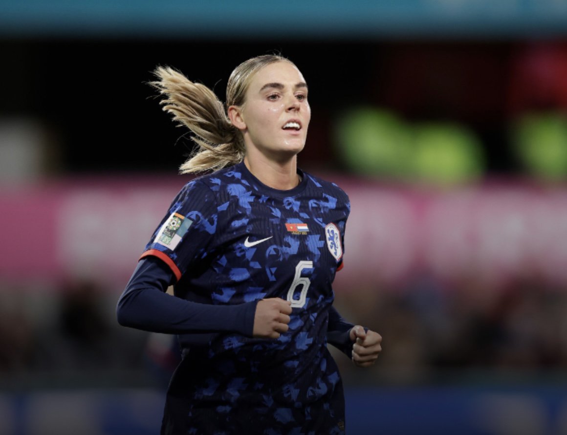 Jill Roord stapte in 2023 voor €350.000 over van VfL Wolfsburg naar Manchester City en is daarmee de duurste Nederlandse vrouwenvoetbalster ooit