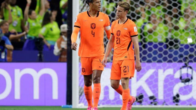 Waarom lopen zoveel WK-spelers ineens op roze schoenen?
