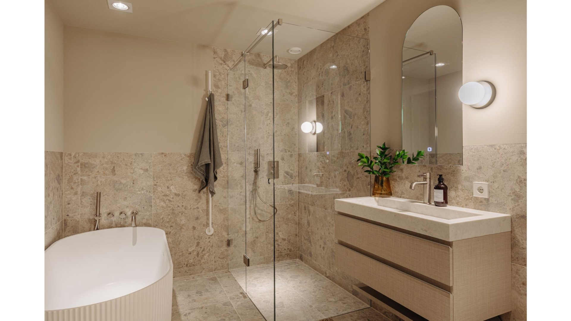 ZIEN: Deze woning kan Frank Rijkaard miljoenen winst opleveren