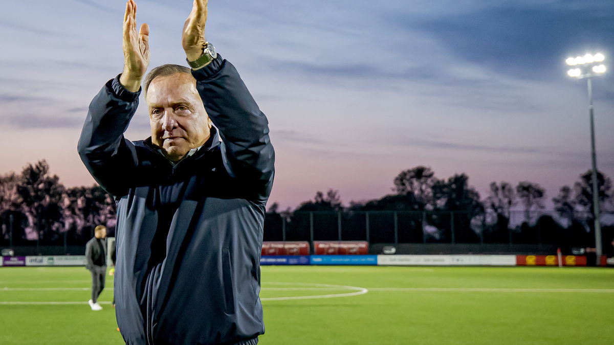 Dick Advocaat, bondscoach van Curaçao, wordt op het WK de oudste bondscoach ooit en leidt tegelijk het kleinste WK-land uit de voetbalgeschiedenis.