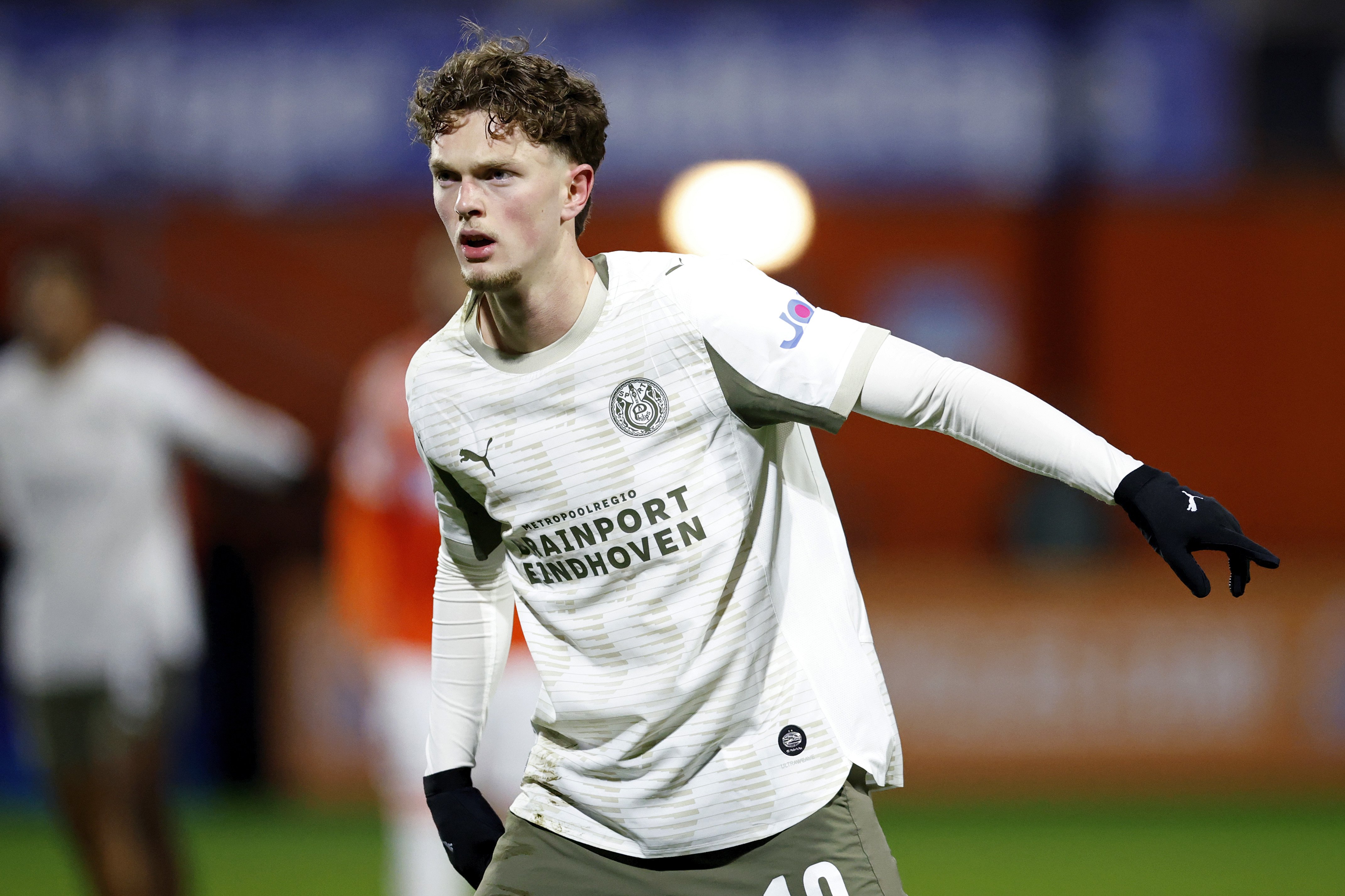 Paul Wanner krijgt in Eindhoven het podium dat hij bij Bayern nog niet heeft – maar München houdt via een buyback de regie deels in handen.