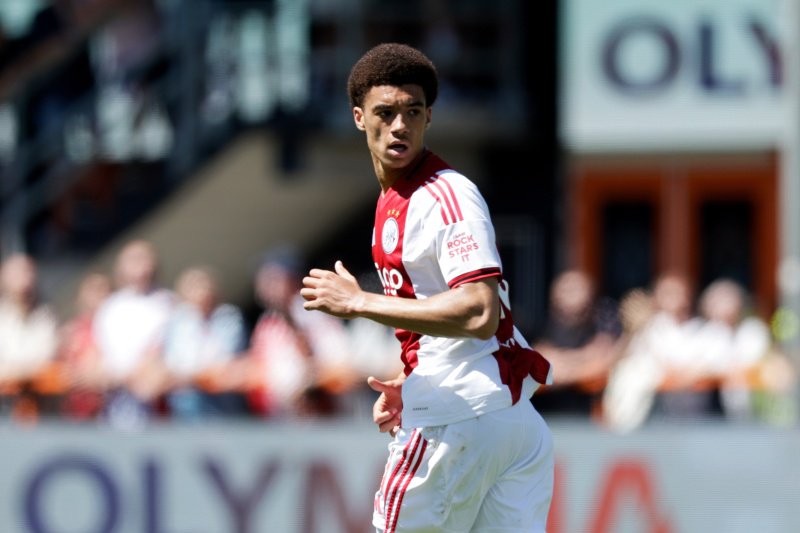 Lovende woorden voor Aaron Bouwman tijdens Ajax - Utrecht
