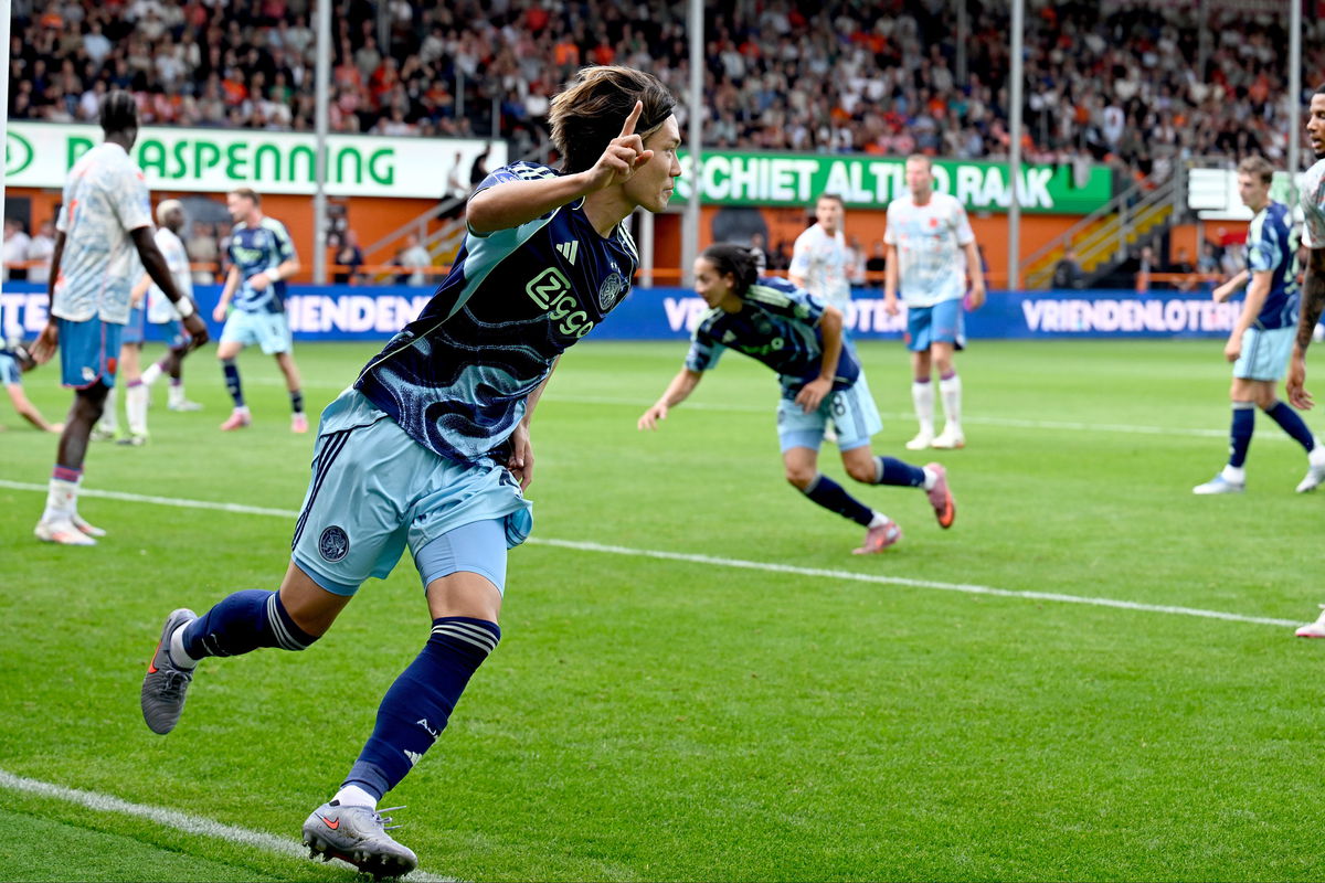 goal-itakura-ajax-volendam