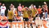 Oefensessie met volle focus: De Oranje Leeuwinnen bereiden zich in alle scherpte voor op het EK 2025 – met een bijzondere trainingsmethode die niet iedereen kent.