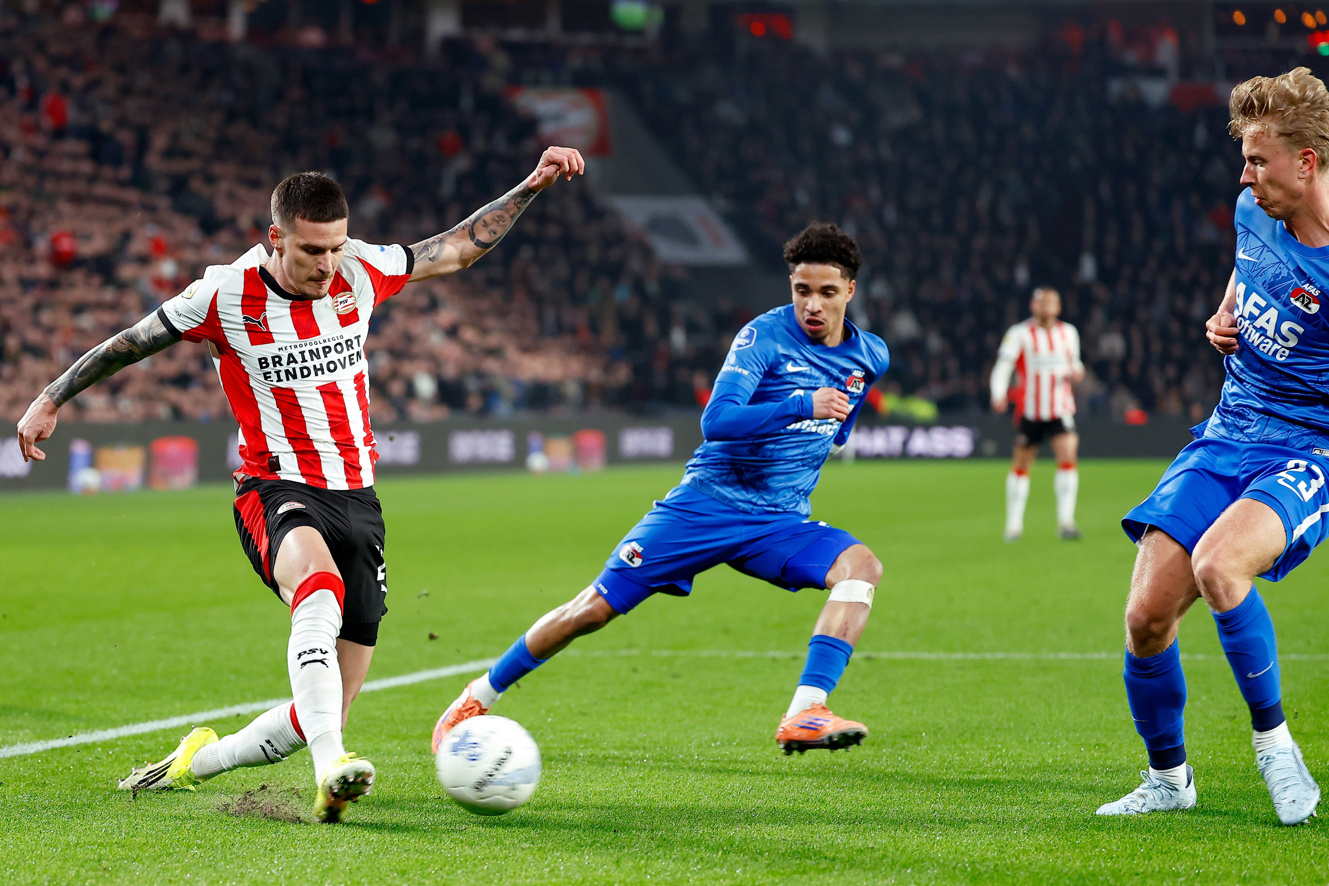 AZ neemt de controle na de 0-1