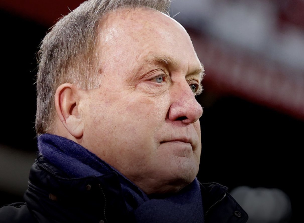 Dick Advocaat – bondscoach van Curaçao, staat met zijn ploeg op de drempel van WK-kwalificatie. Twee zeges tegen Bermuda en Jamaica volstaan voor een historisch ticket naar het WK 2026.
