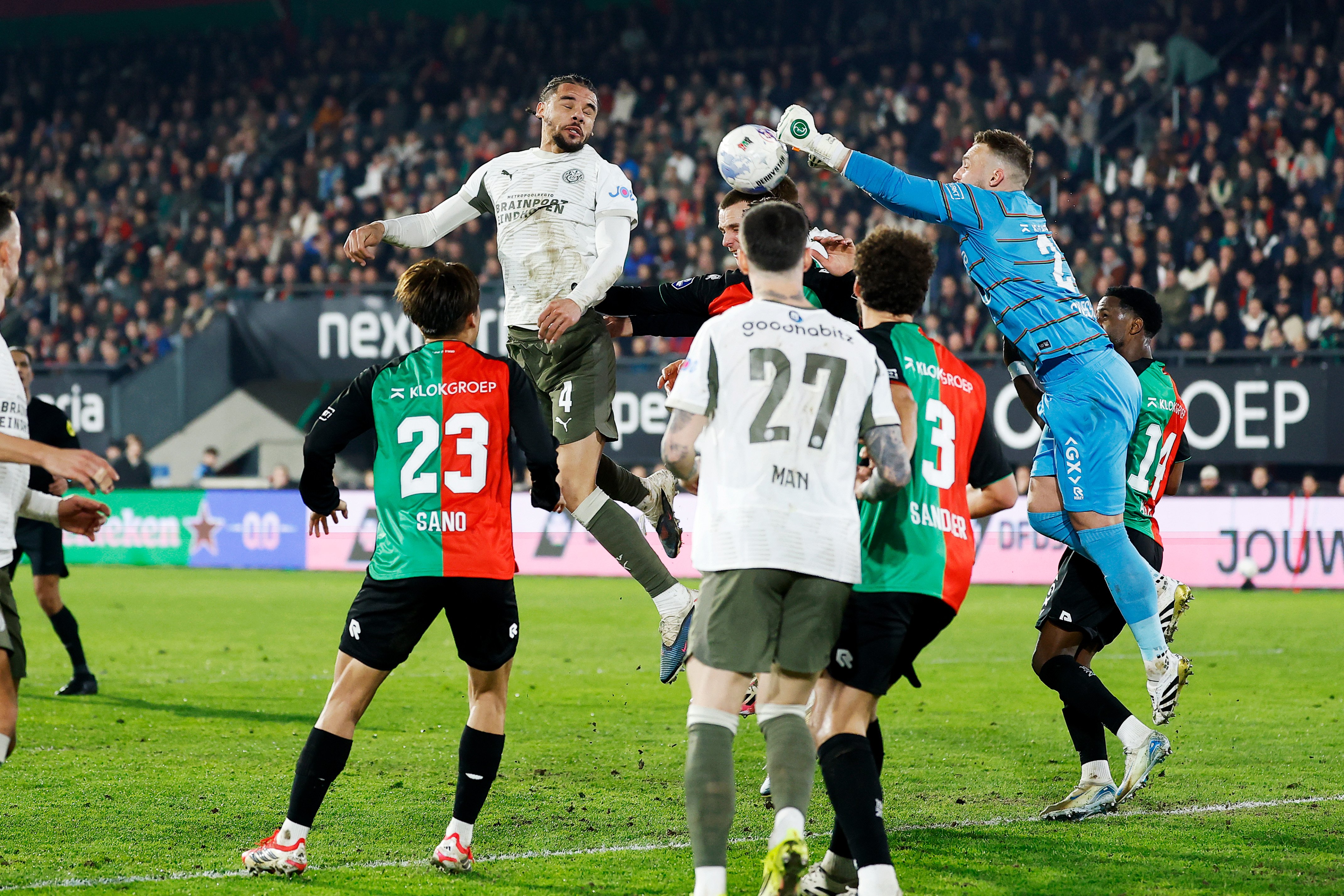 Bankzitter bij NEC, maar basis bij Ajax, Feyenoord en PSV?