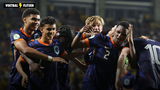 Oranje O19 viert een goal in de halve finale tegen Roemenië