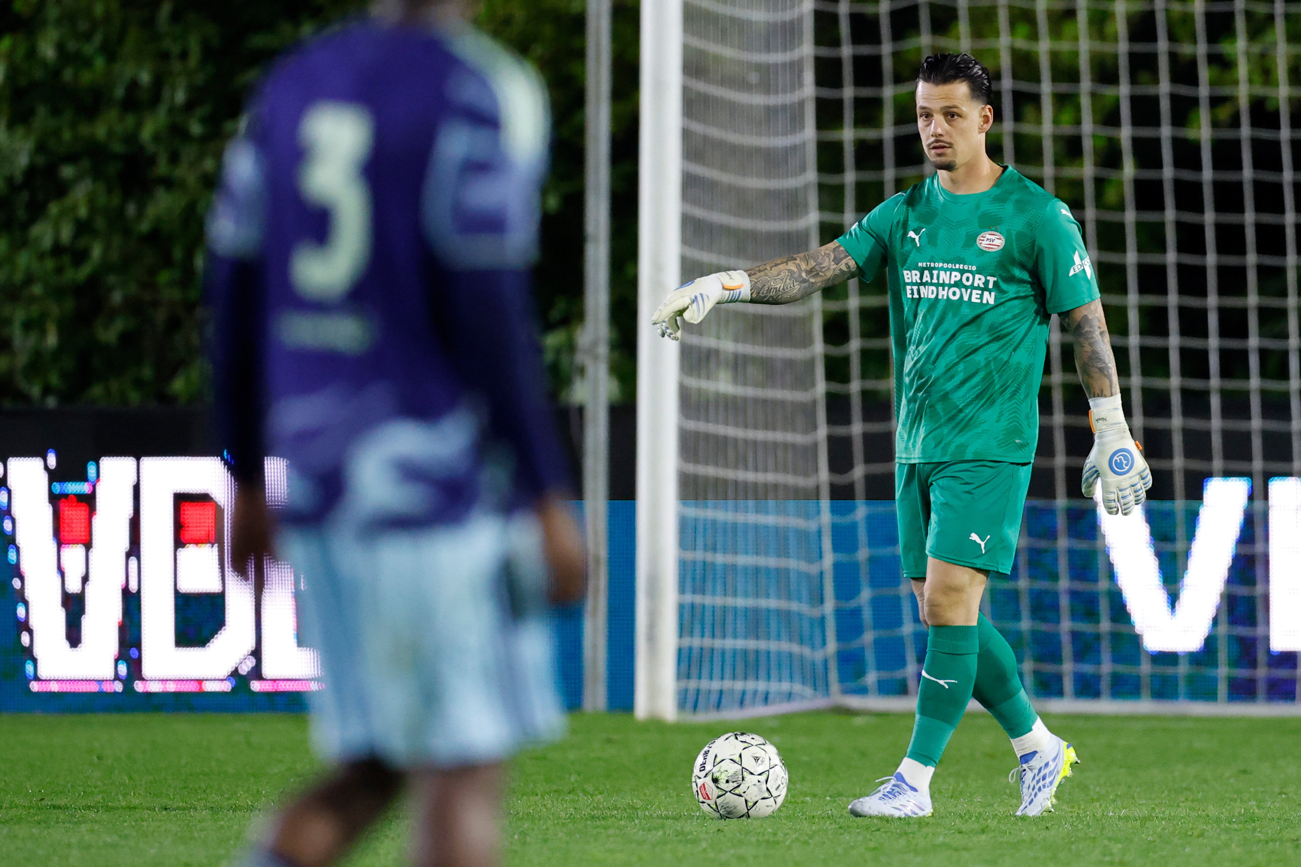 Olij in actie namens Jong-PSV