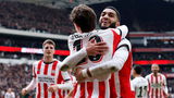 Hoe kan PSV tegen Feyenoord zo makkelijk scoren?