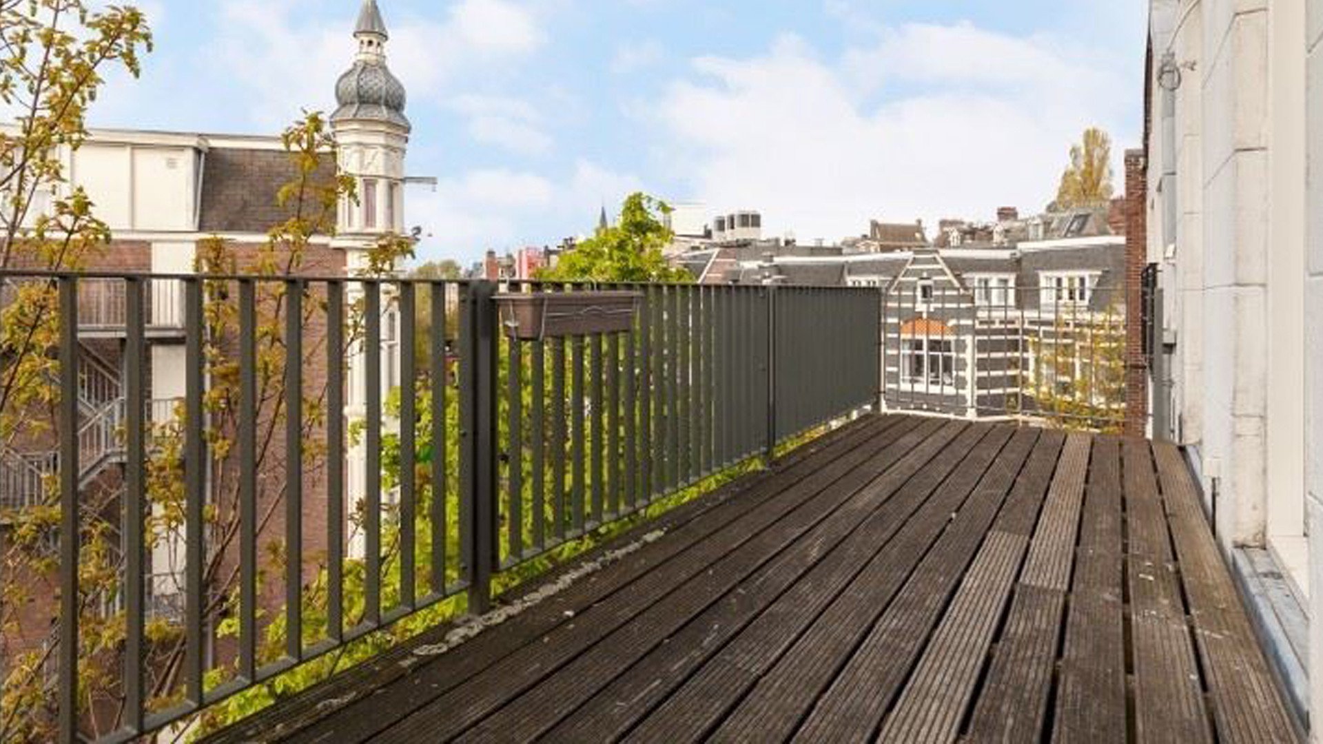 ZIEN: Nigel de Jong zet deze woning voor enorm bedrag te huur