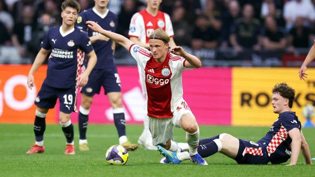 Past Dolberg inmiddels beter bij Bosz dan bij Ajax?