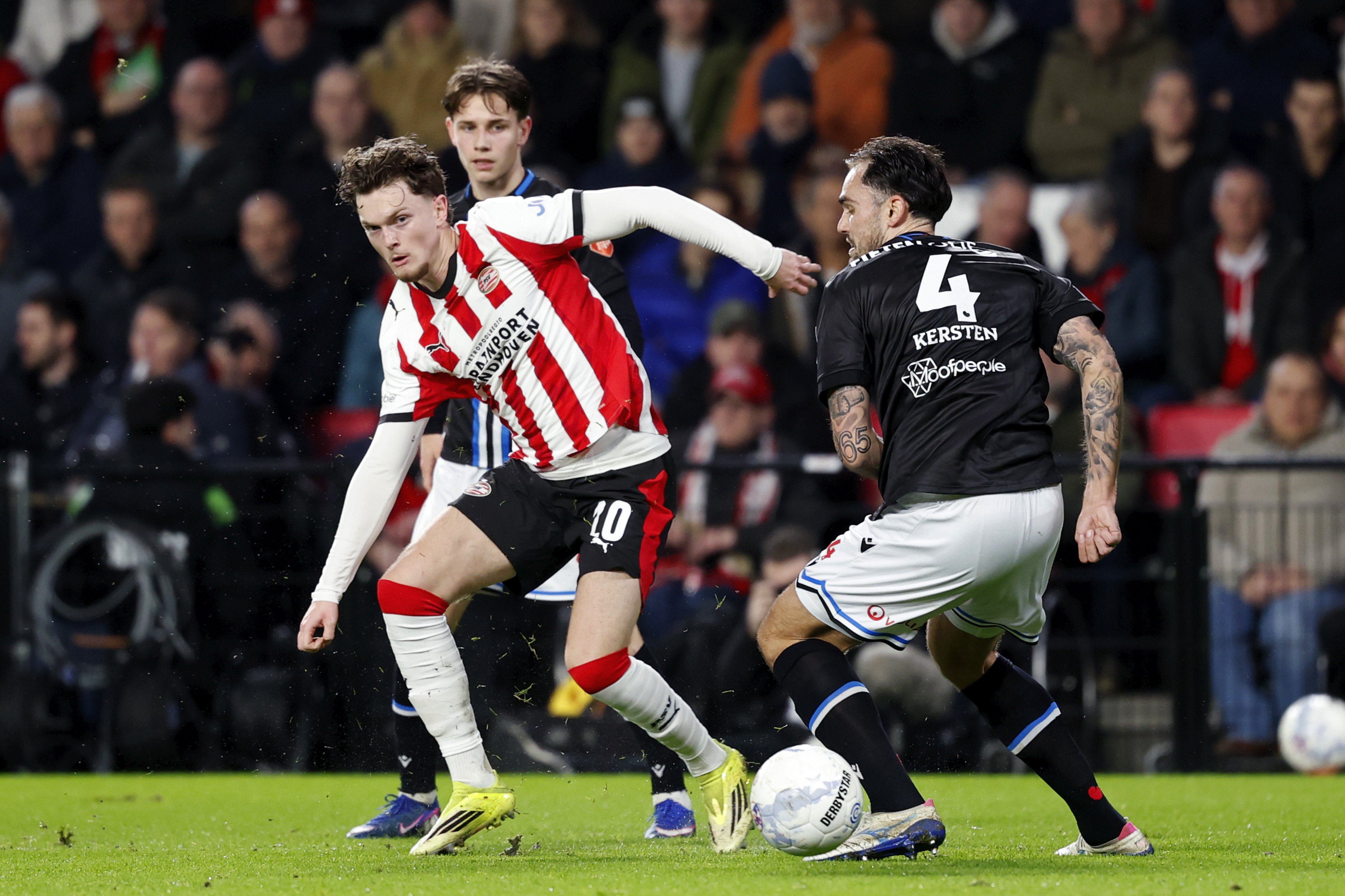 PSV heeft het lastig thuis tegen Heerenveen