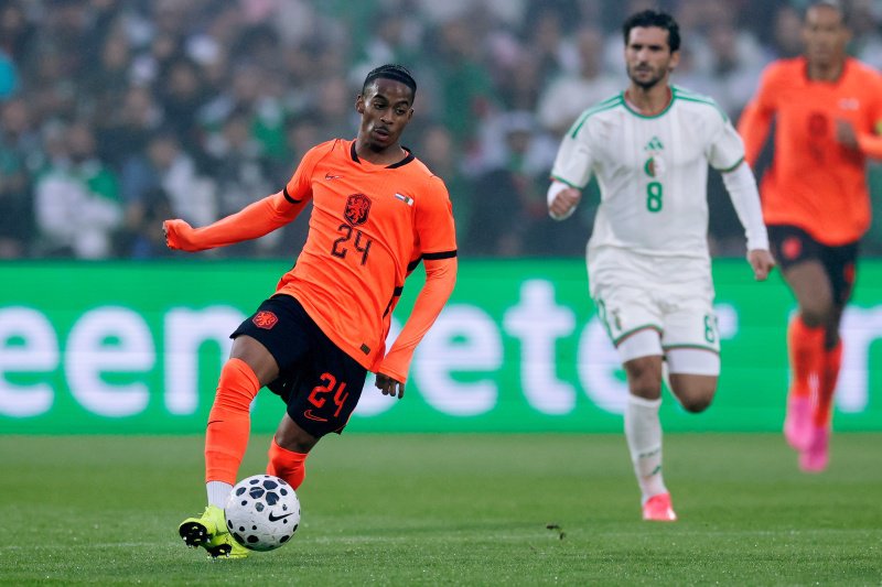 Crysensio Summerville maakt een scherpe indruk in de eerste helft tegen Algerije