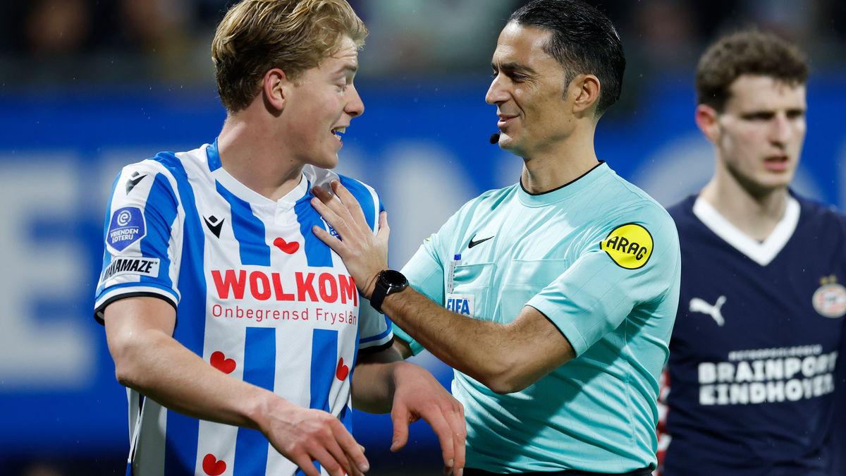 gozubuyuk-psv-heerenveen-scheidsrechter