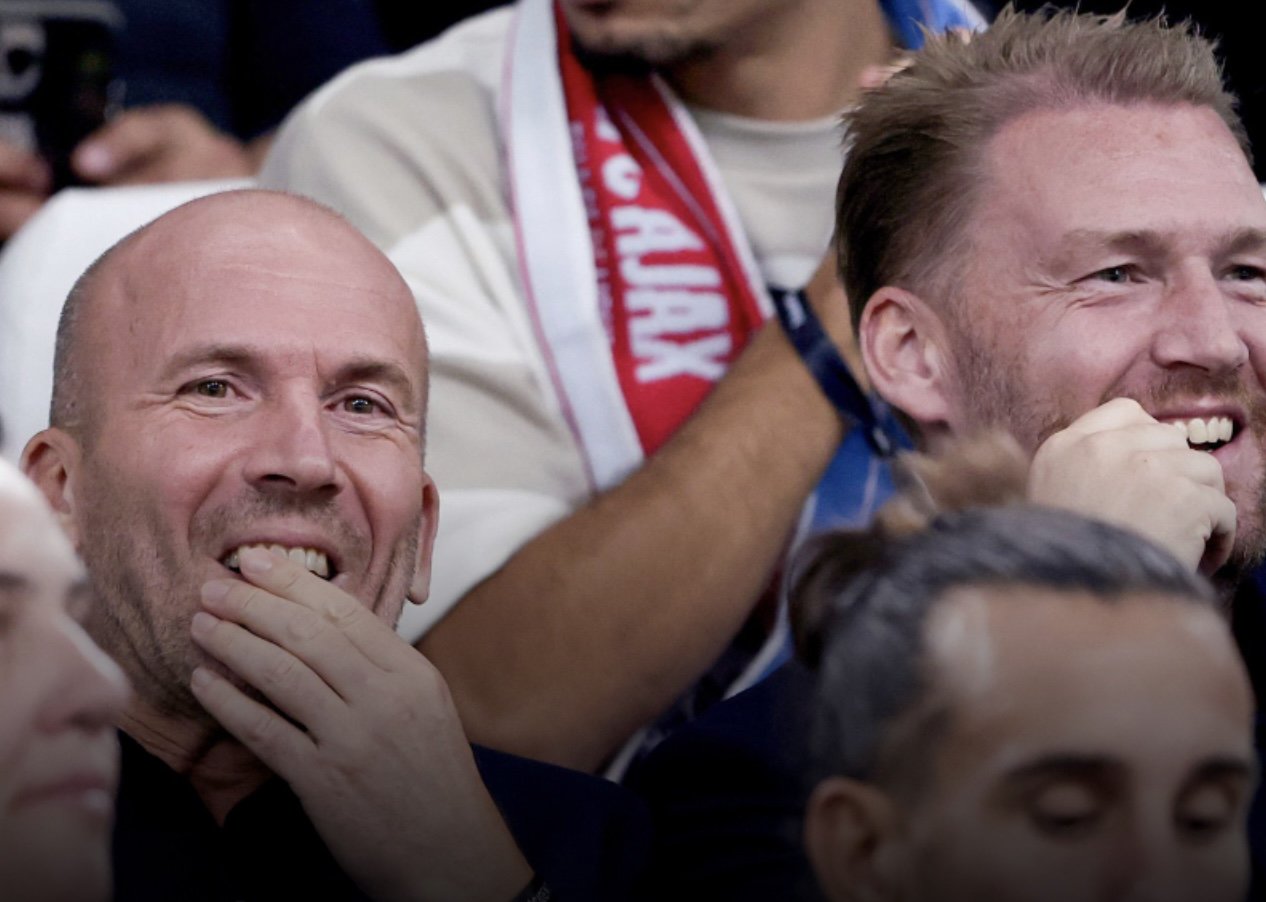 Kenneth Perez tijdens Dit Was Het Weekend, waarin hij Ajax-directeur Alex Kroes verantwoordelijk houdt voor de sportieve malaise.