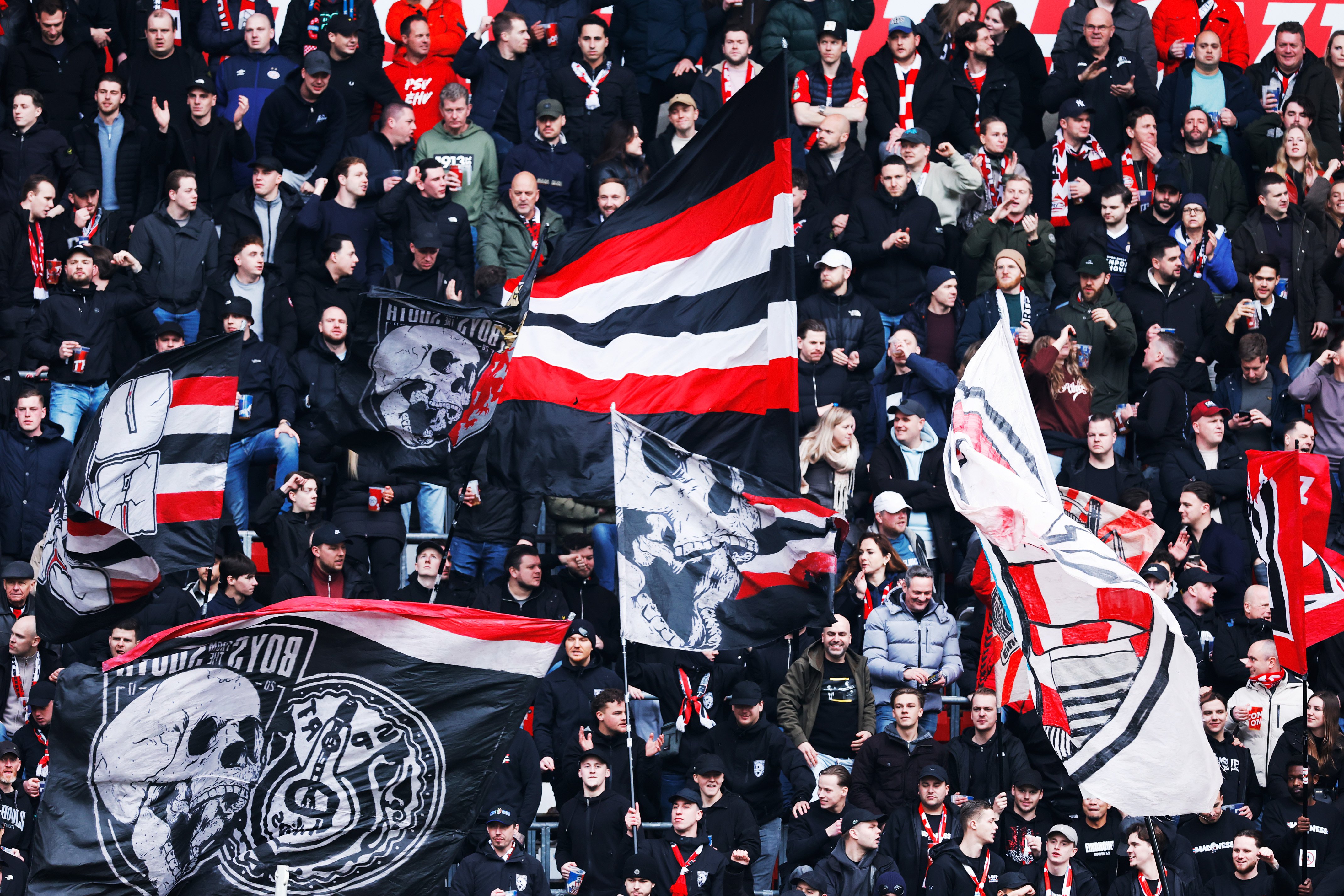 Fans van PSV hopen dit seizoen op de dubbel