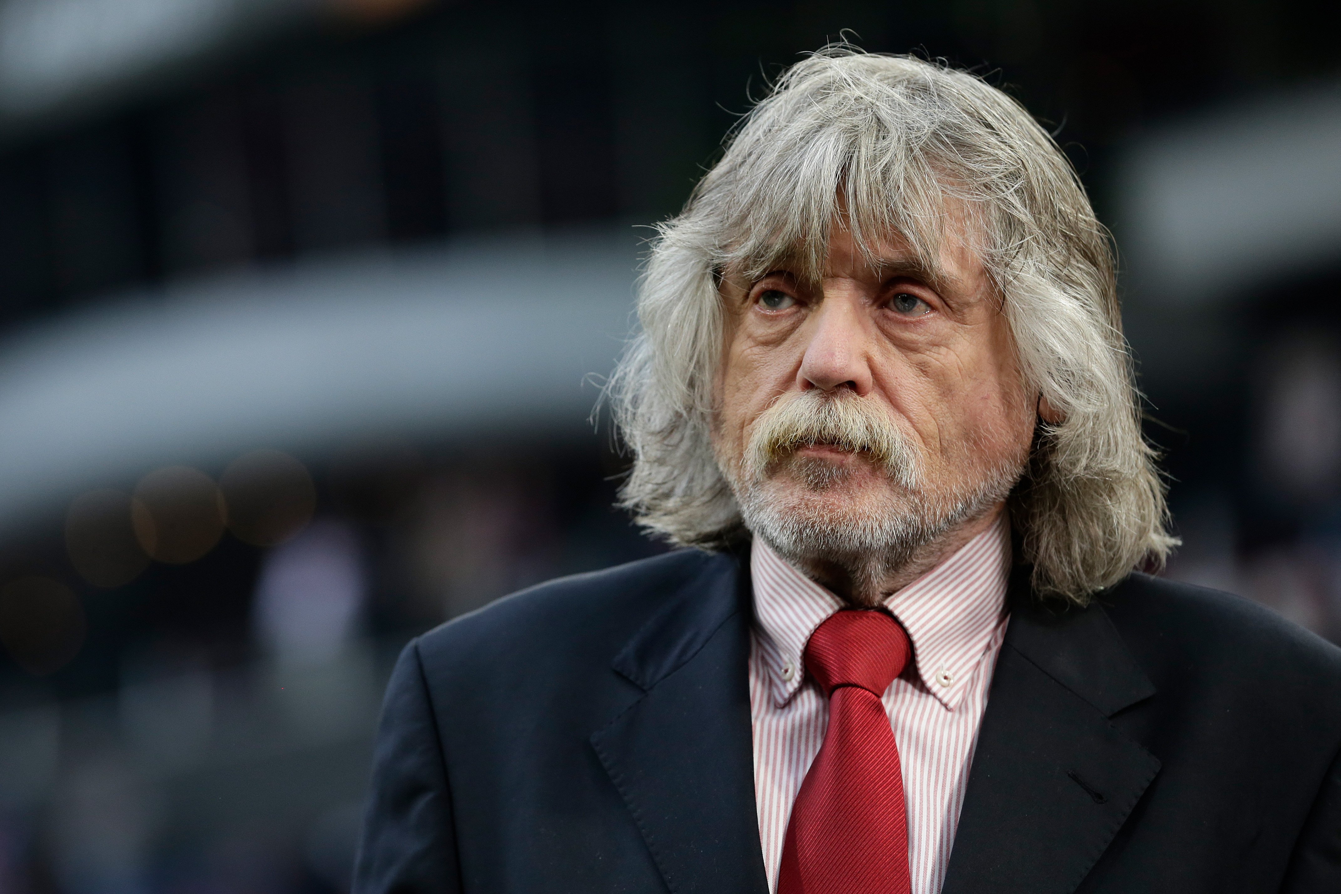 Johan Derksen laat zich uit over 'negatieve' rol VI