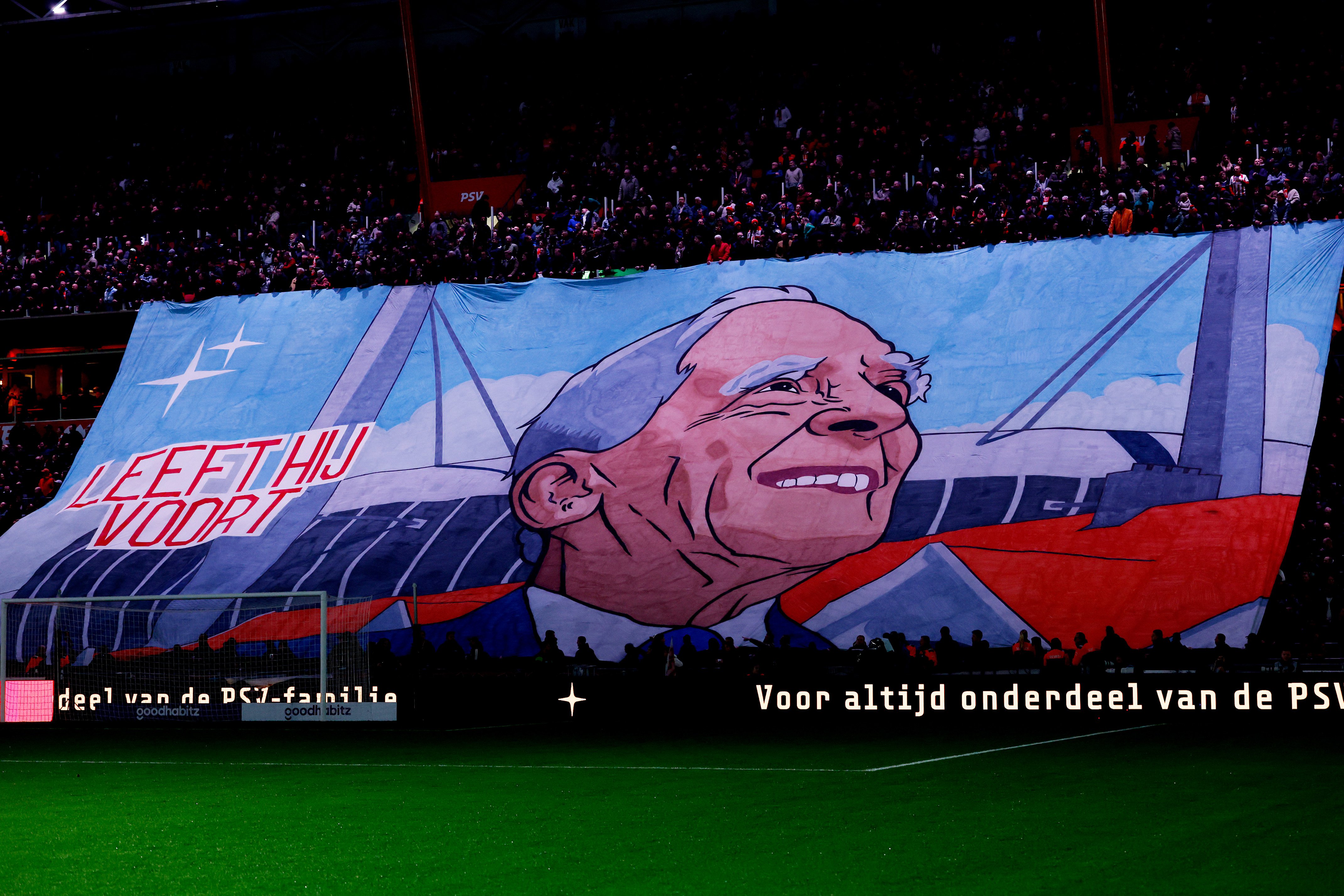 Het spandoek ter ere van Frits Philips