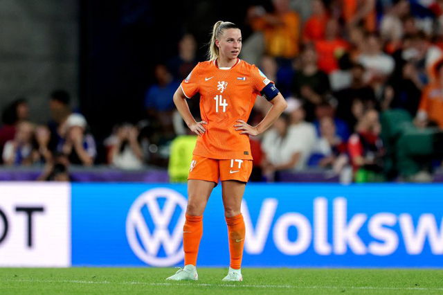 Jackie Groenen baalt van de uitschakeling van de Oranje leeuwinnen op het EK