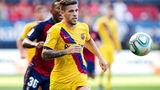 Hond bijt ex-Barcelona-aanvaller in kruis tijdens uitlaten