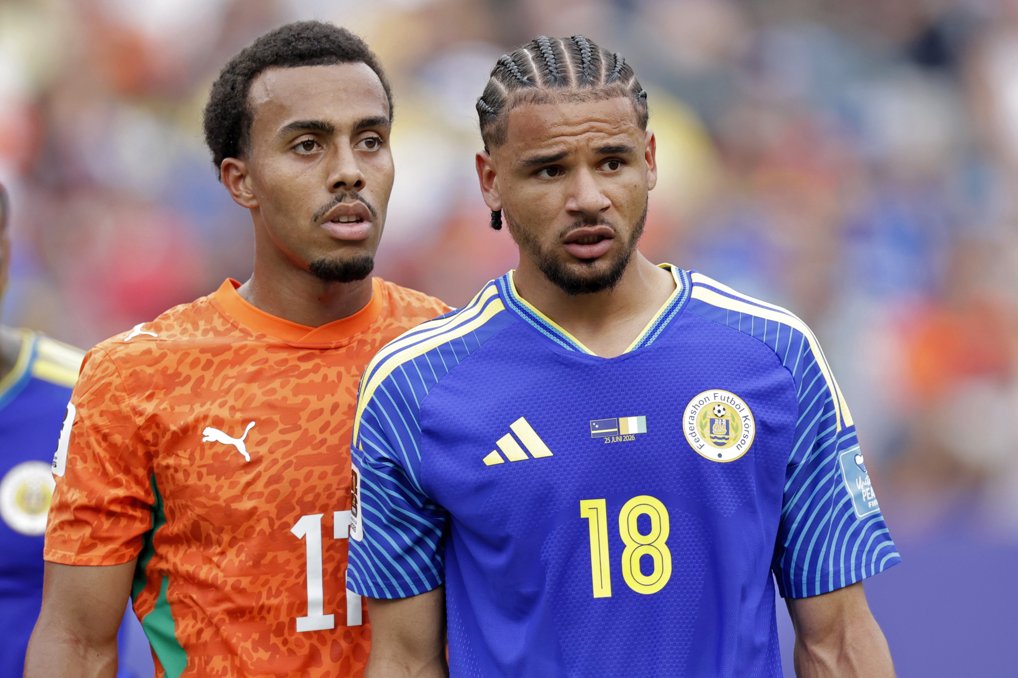 Armando Obispo (rechts) maakte deze zomer nog deel uit van de WK-selectie van Curaçao en zet nu de stap naar RC Lens.