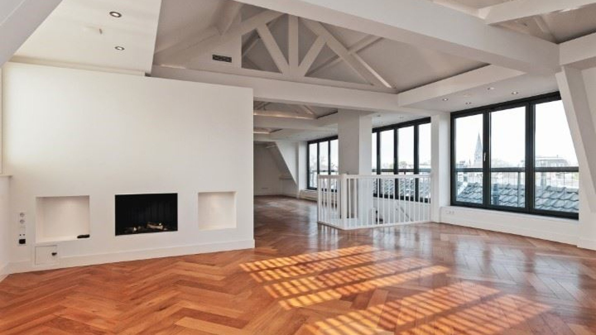 ZIEN: Nigel de Jong zet deze woning voor enorm bedrag te huur