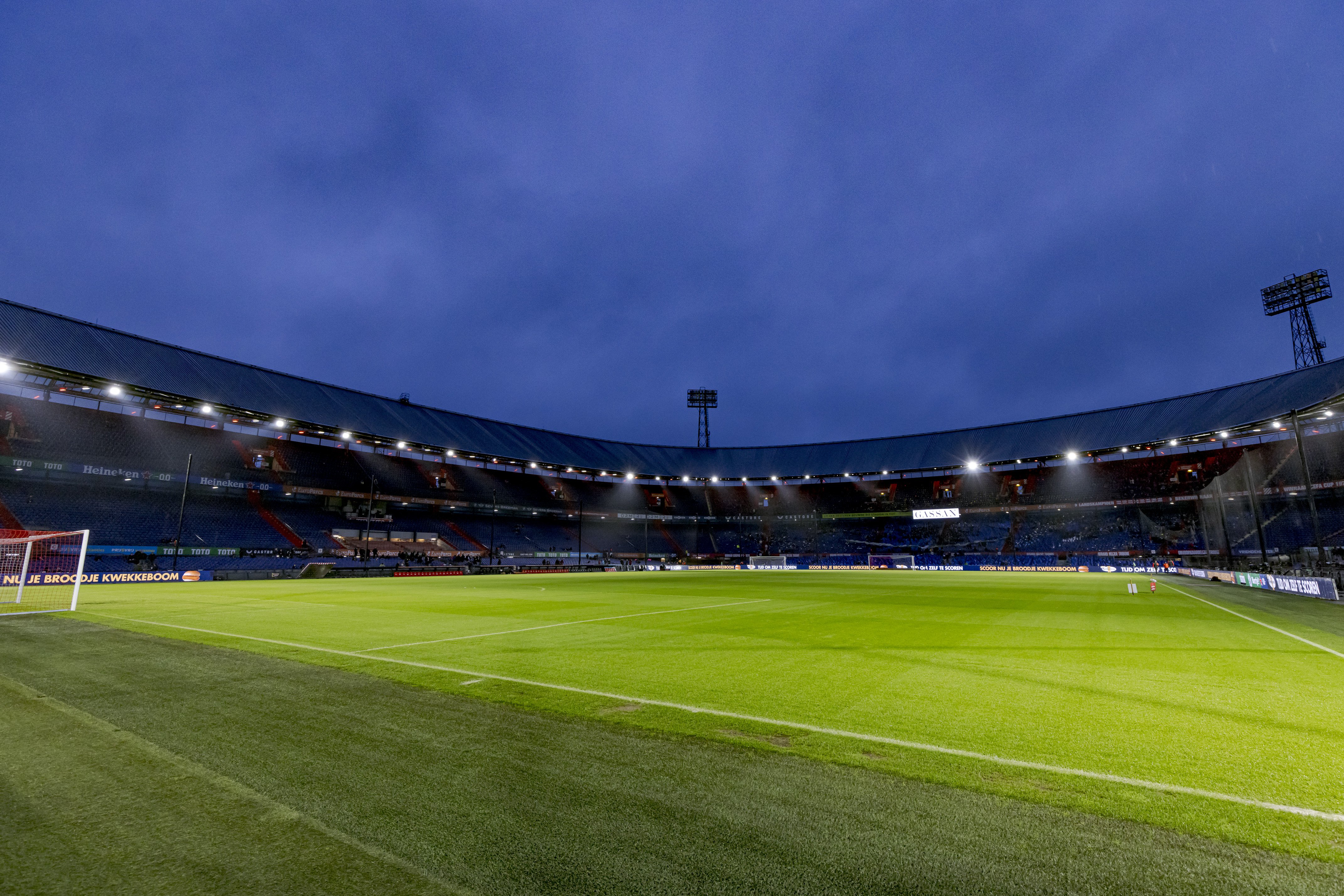 Clubs zullen zich aanpassen aan de nieuwe eisen van het kabinet