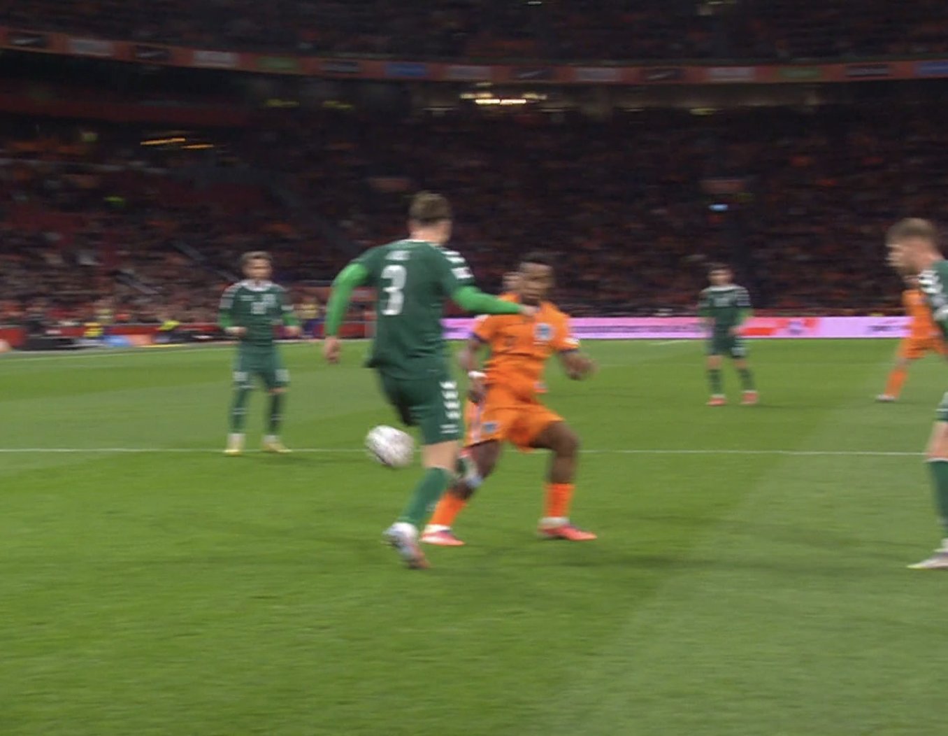 Wat je op TV niet zag: horrortackle op Timber blijft onbestraft