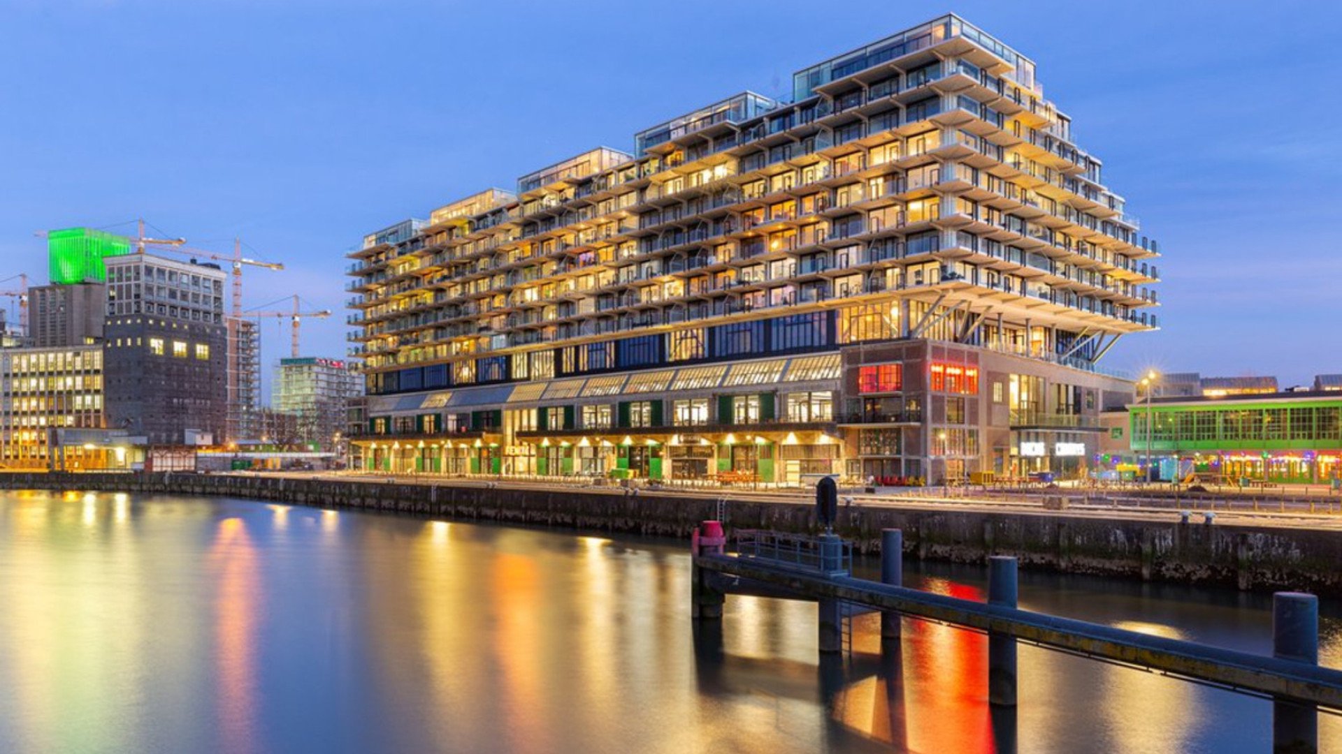 ZIEN: Jerdy schouten zet zijn Rottedamse kadewoning te huur