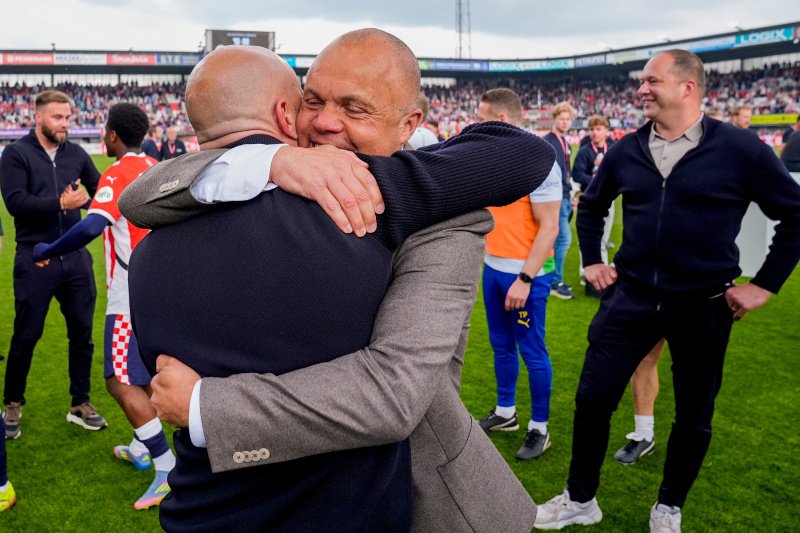 Dit zijn de 18 technische directeuren van de Eredivisieclubs
