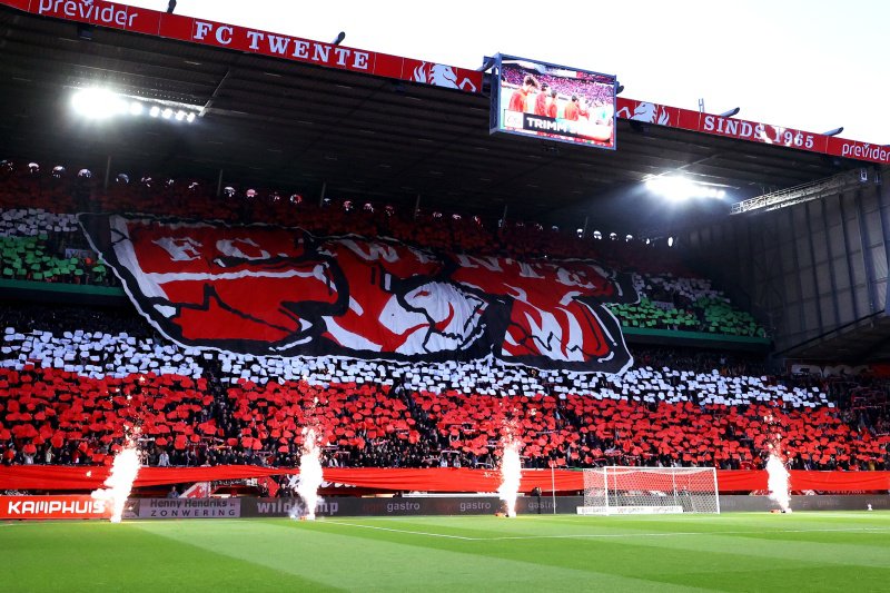Zo supporten Twente-fans hun ploeg richting de derde plek