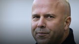 Arne Slot drijft spot met journalist: "Was je niet in het stadion?"