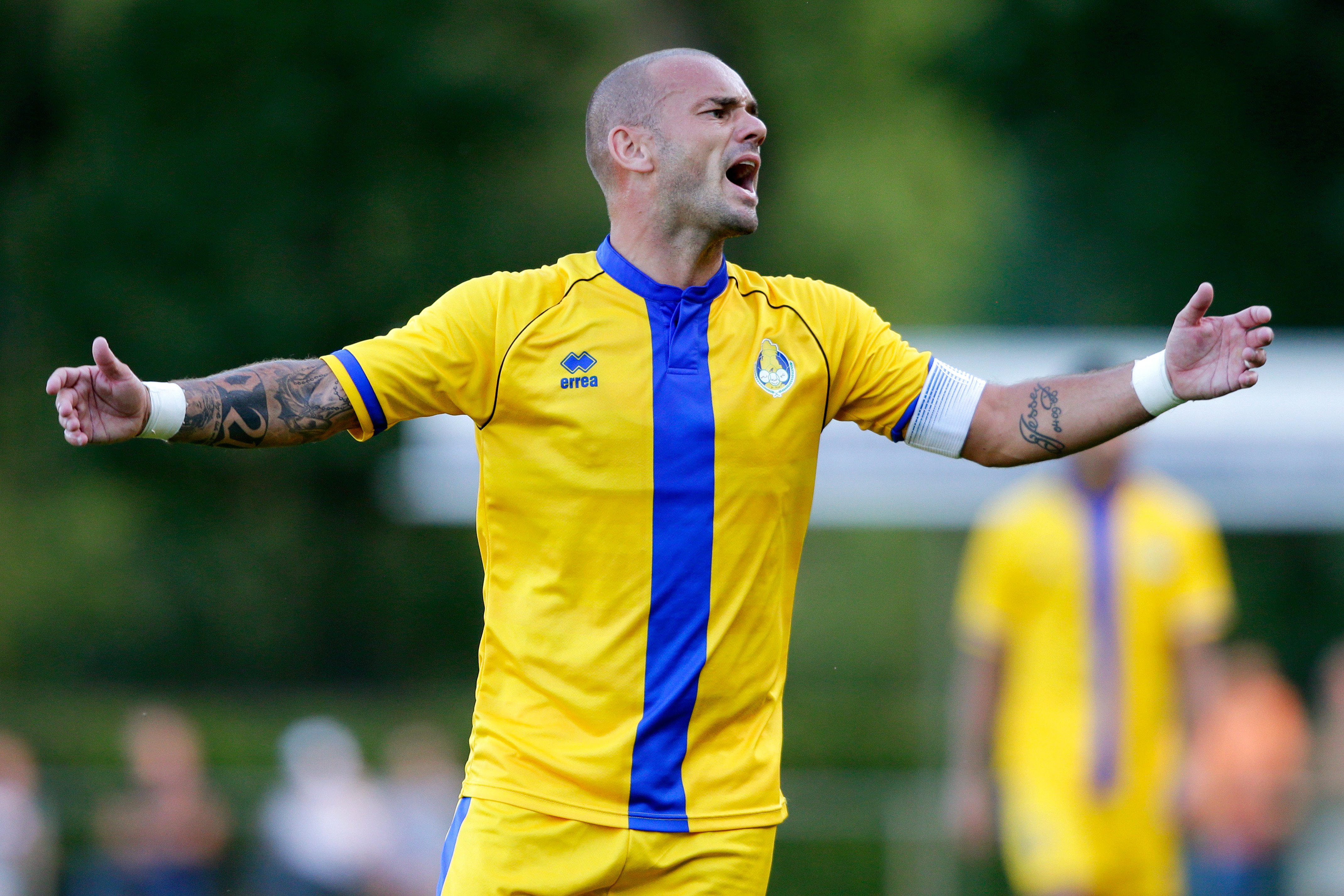 Sneijder voor het eerst in actie in de 4e klasse