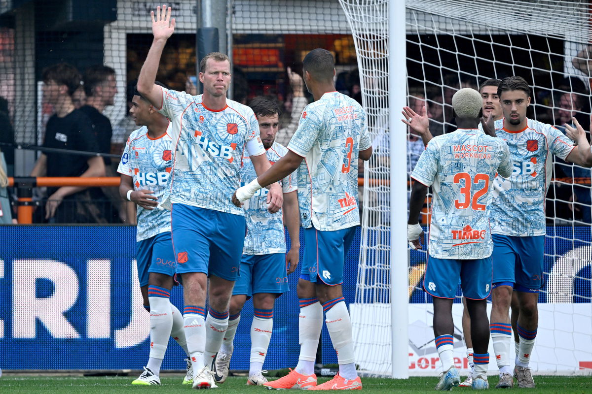 volendam-ajax-shirts-kermis