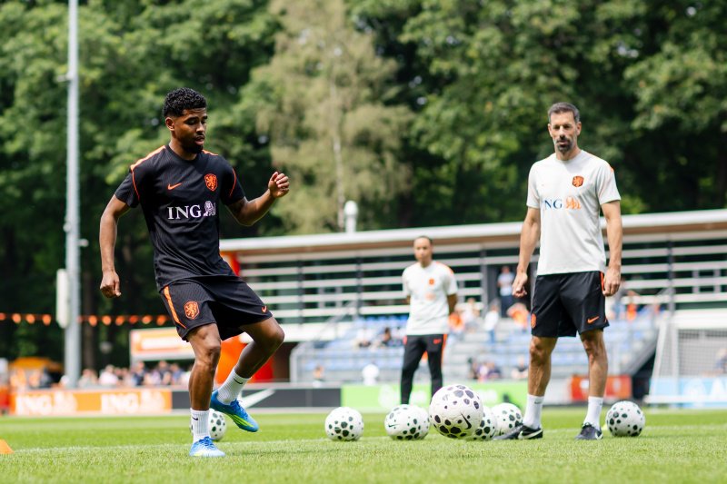 Stand-by-duo op training verraadt Koemans voorzichtigheid rond Timber