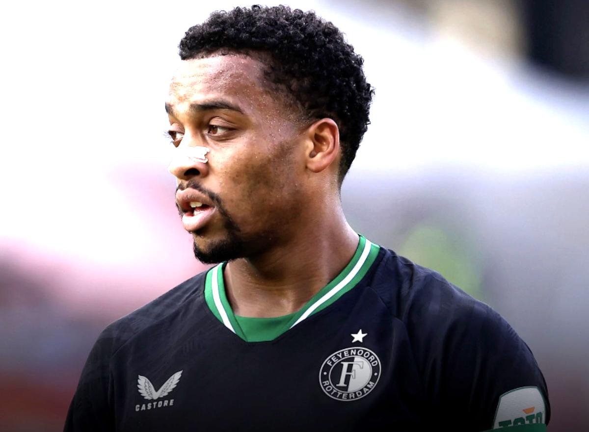 Quinten Timber tijdens een wedstrijd van Feyenoord: blijft hij ook komend seizoen de leider op het middenveld?