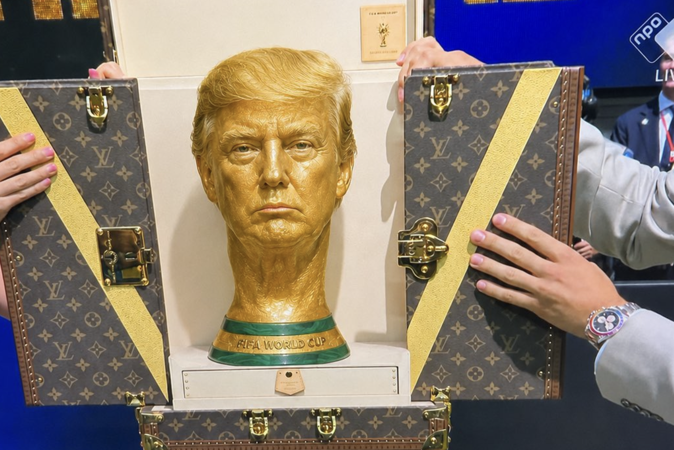 WK-kijkers gaan los om wereldbeker: Waarom lijkt die ineens op Donald Trump?