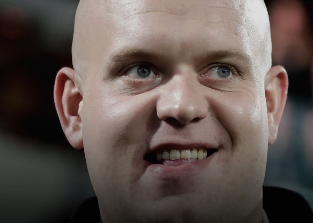 Michael van Gerwen geniet van Tomorrowland na vroege exit op World Matchplay. 