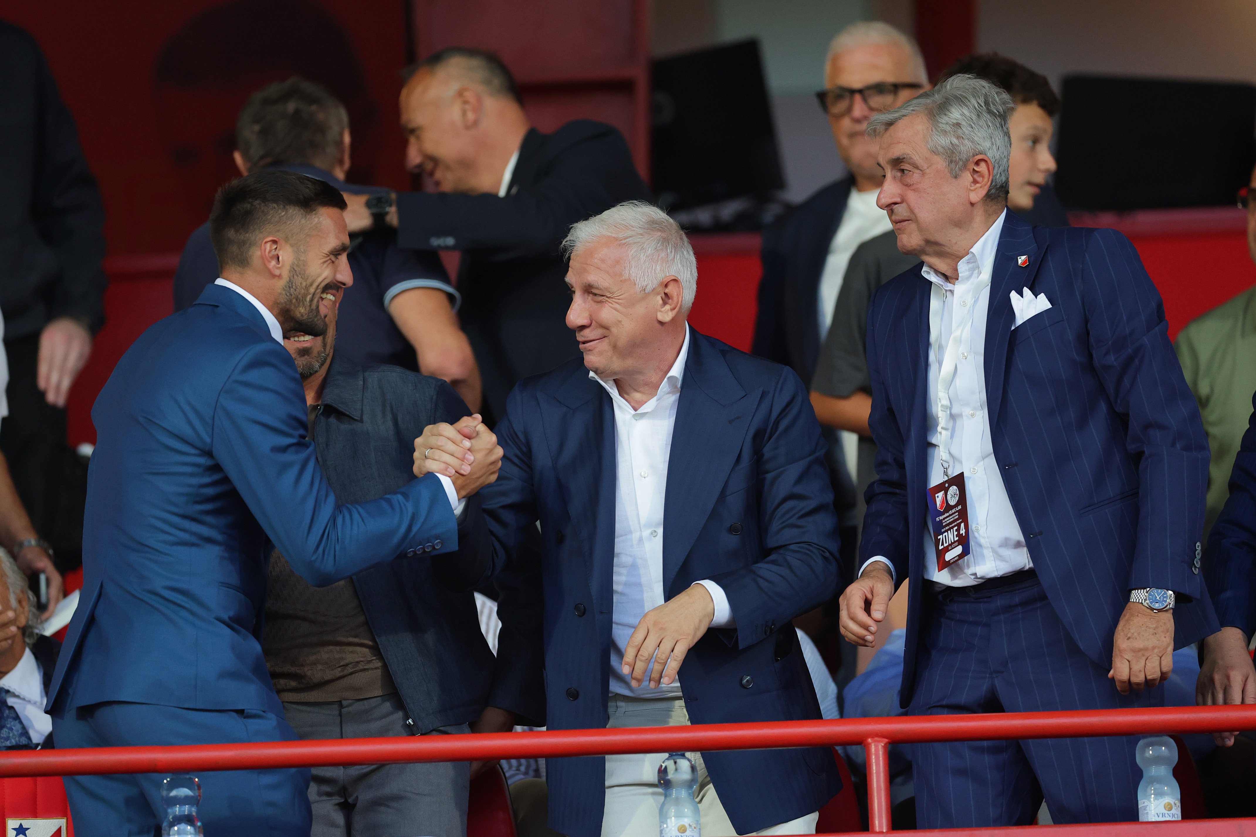 Dusan Tadic tekende een contract voor twee seizoenen bij NEC, maar zijn exacte salaris is niet bekend.