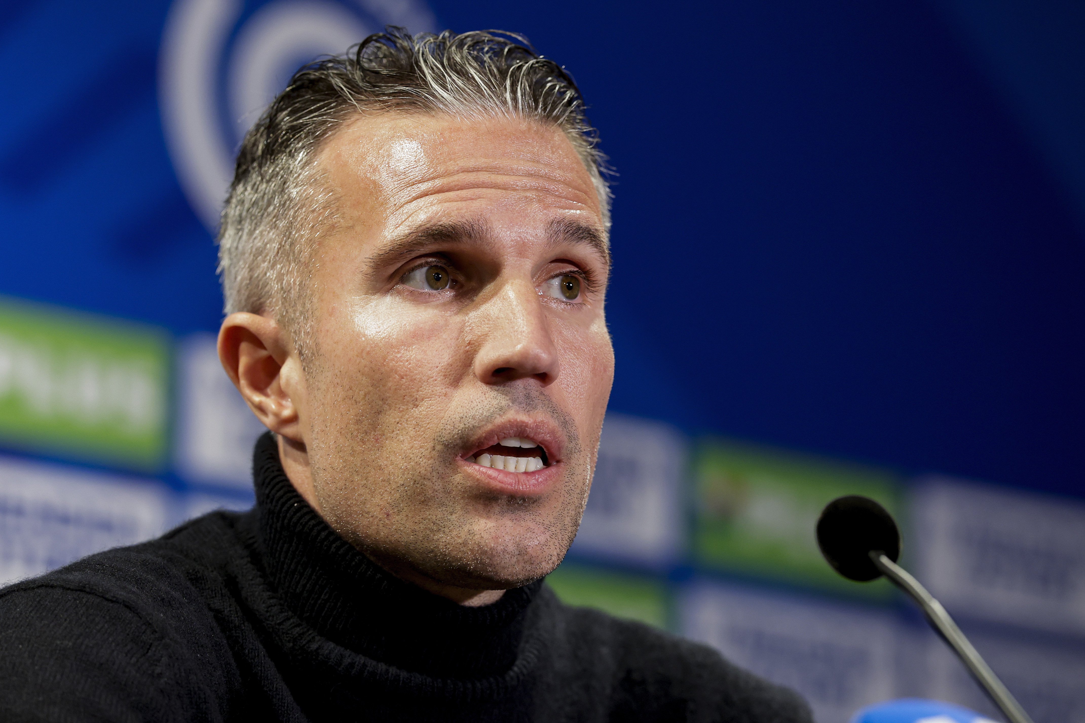 Van Persie ziet de druk steeds meer toenemen