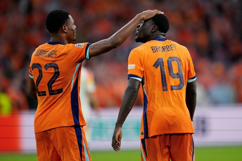 Brian Brobbey en Denzel Dumfries voor Oranje