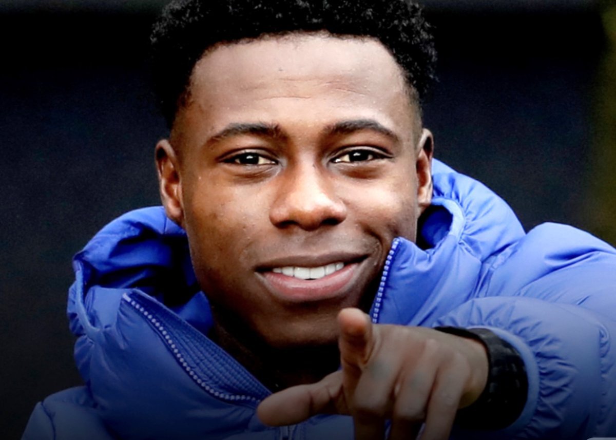 Quincy Promes wordt begeerd door clubs uit Dubai en Letland, maar verscheen dinsdag in een pro-formazitting. Journalisten werden tijdens de zitting de zaal uit gestuurd.