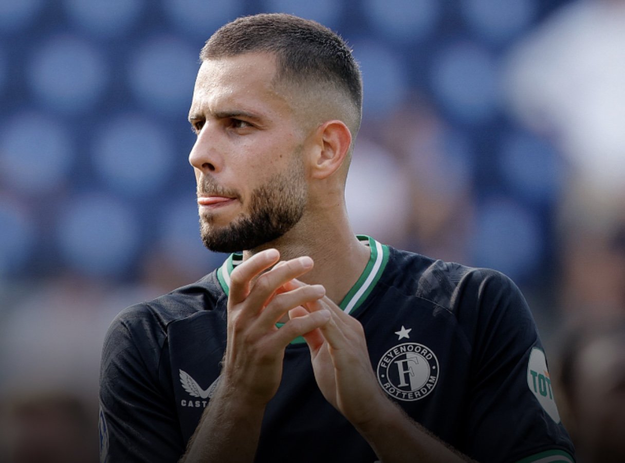 Nadat de transfer naar Al Nassr op het laatste moment klapte, is David Hancko nu onderweg naar Atletico Madrid