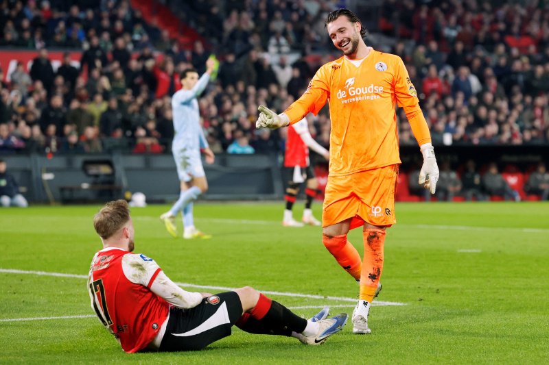 Joel Drommel in actie tegen zijn potentiële nieuwe werkgever Feyenoord 